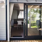 度假居 佩尔所营地度假屋 Alsóörs