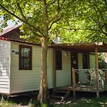 度假居 佩尔所营地度假屋 Alsóörs