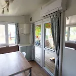 佩尔所营地度假屋 * Alsóörs