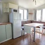 佩尔所营地度假屋 * Alsóörs
